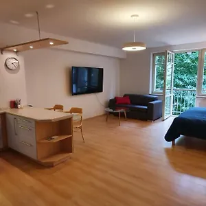 Apartment 46m2 S Balkonem V Lazenskem Centru, Karlsbad
